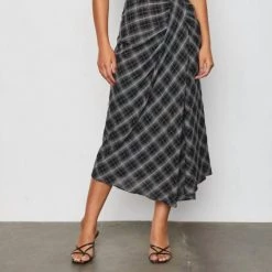 Hot Sale 🎁 Bailey 44 👩 women Greer 👗 Skirt in Black Plaid 🧨